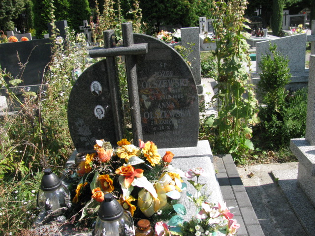 Grób Tadeusz Olszewski