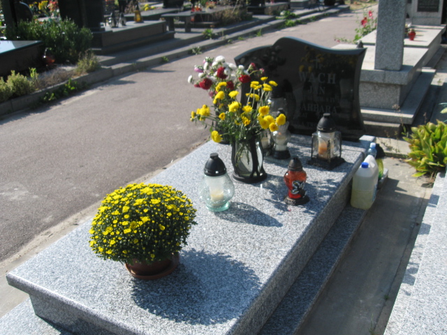 Grób Barbara Wach